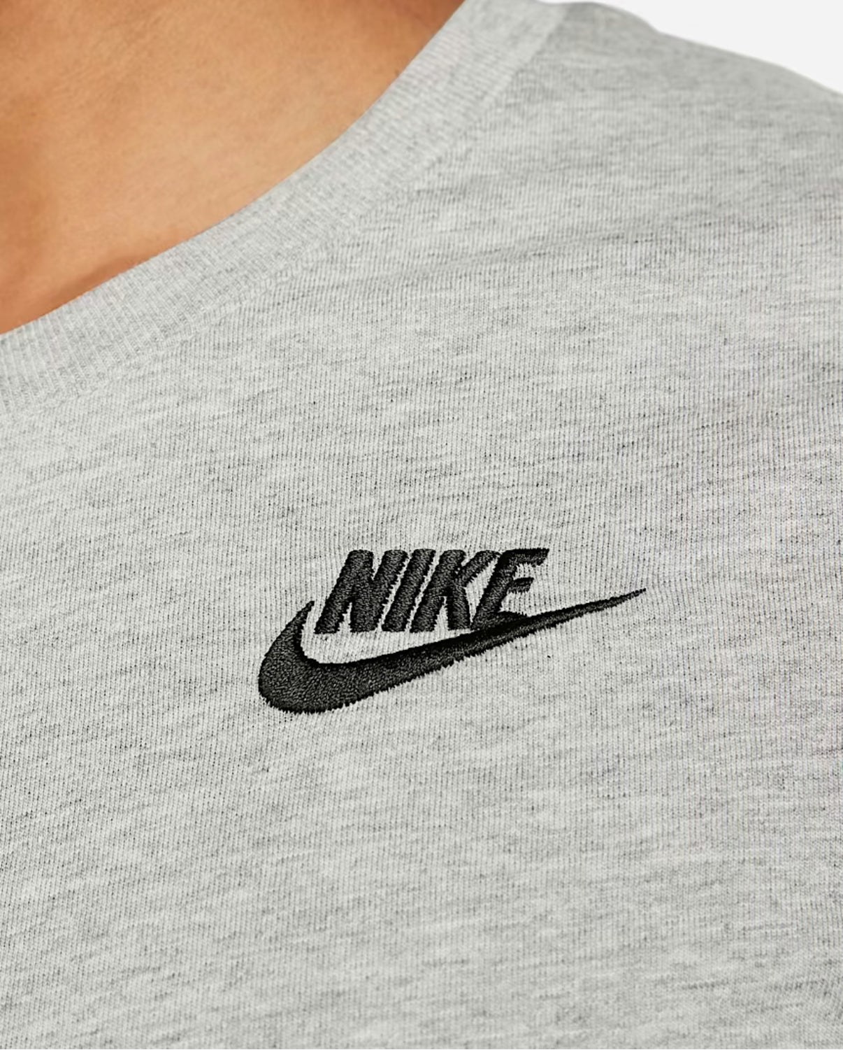 Nike Sportswear Club Essentials Grigia