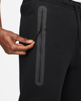 Pantaloni Nike sportswear Tech Fleece.